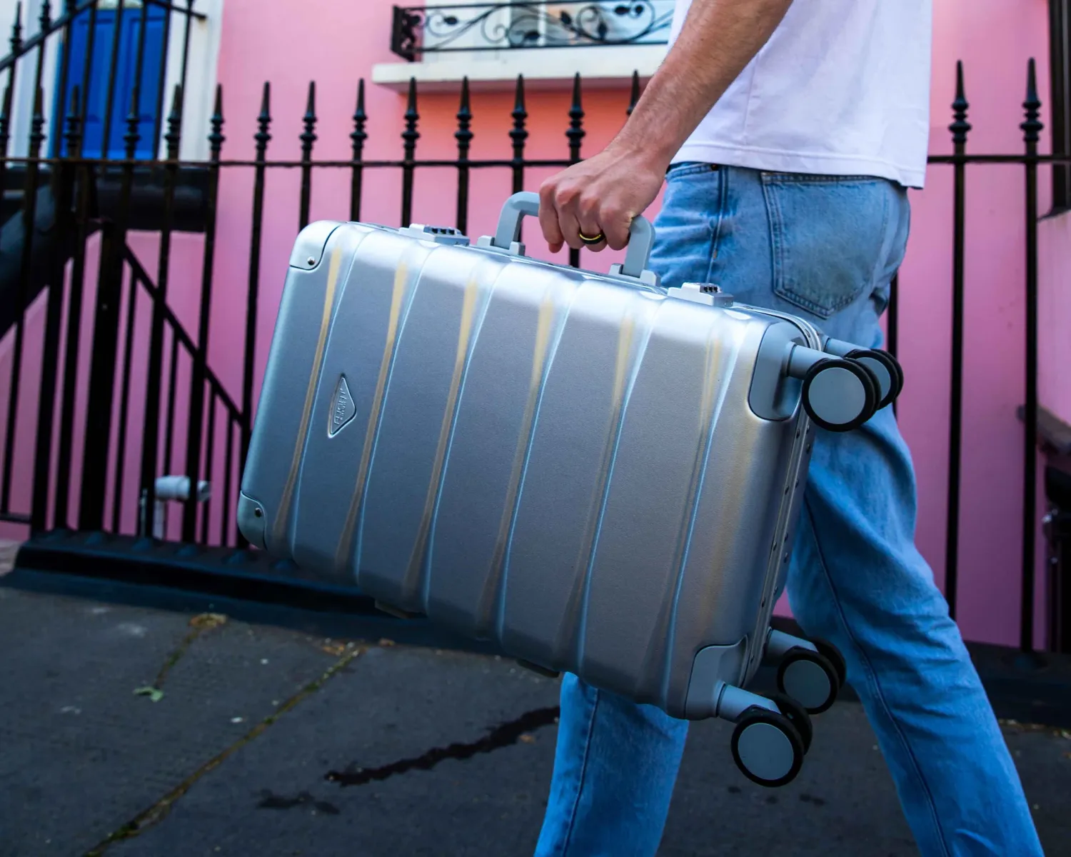 Flight Knight Review 2026: Affordable Luggage Sets – Worth It or Not?